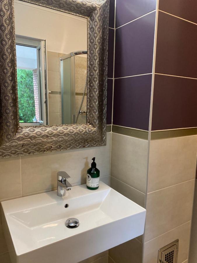 Helga Vendeghaz Hotel Budaörs Екстериор снимка