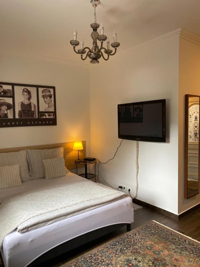 Helga Vendeghaz Hotel Budaörs Екстериор снимка
