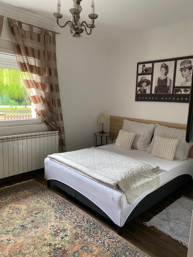 Helga Vendeghaz Hotel Budaörs Екстериор снимка