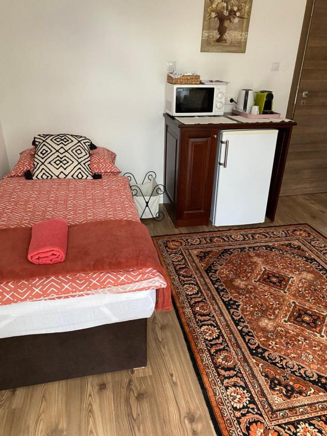 Helga Vendeghaz Hotel Budaörs Екстериор снимка