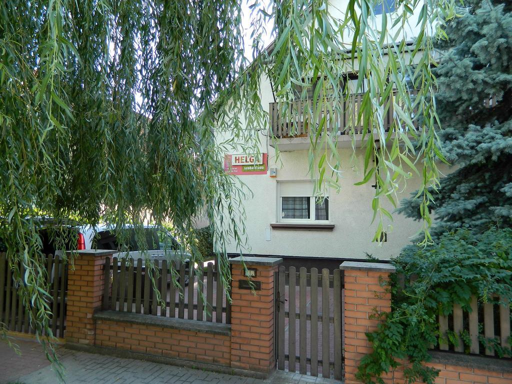 Helga Vendeghaz Hotel Budaörs Екстериор снимка